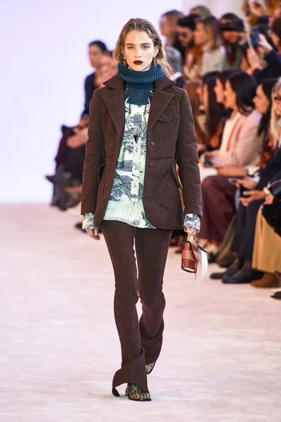 Look 8